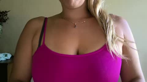 Snapshot of foxyfaye1 chatting on 09-28-25, 09:20 foxyfaye1 online show from 09-28-25, 09:20