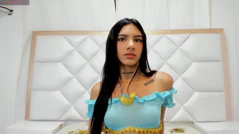 Snapshot of foxyhillx chatting on 10-30-25, 08:09 foxyhillx online show from 10-30-25, 08:09