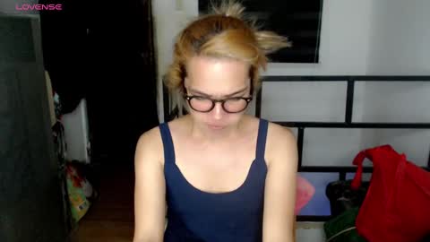 Snapshot of foxyinnocentstar chatting on 03-05-25, 12:00 jenny online show from 03-05-25, 12:00