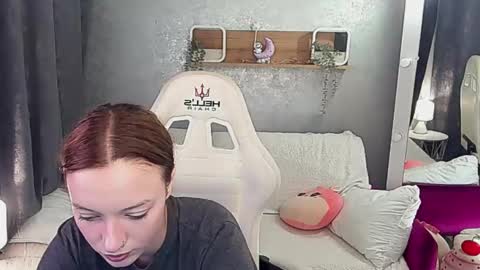 Maya online show from 10-28-25, 03:25