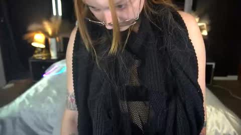 Maya online show from 11-12-25, 02:39