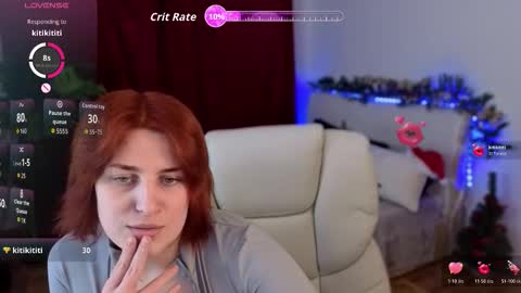 Snapshot of foxyrayy chatting on 11-27-25, 02:19 F O X online show from 11-27-25, 02:19