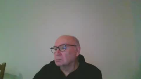 Snapshot of fra94 chatting on 12-15-24, 12:29 fra94 online show from 12-15-24, 12:29