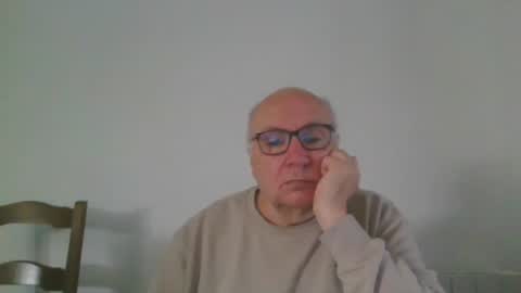 Snapshot of fra94 chatting on 10-01-25, 02:12 fra94 online show from 10-01-25, 02:12