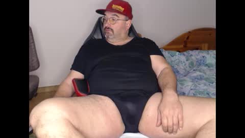 Snapshot of fraboys chatting on 02-19-25, 08:01 Fraboys online show from 02-19-25, 08:01