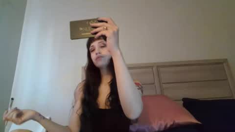 Snapshot of fragilemasochist chatting on 02-02-26, 06:06 Angel online show from 02-02-26, 06:06