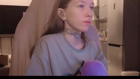 fran_bow online show from 02-12-26, 04:18