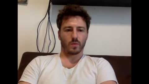 Snapshot of francaiiis chatting on 10-21-25, 02:29 francaiiis online show from 10-21-25, 02:29