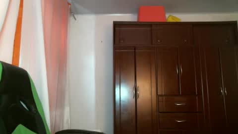 franccesco_699 online show from 12-19-24, 04:57