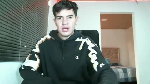 franccesco_699 online show from 01-05-25, 05:41