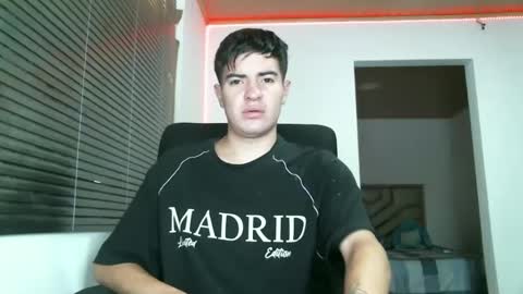franccesco_699 online show from 01-06-25, 04:55