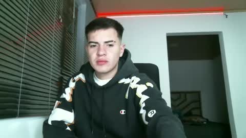 franccesco_699 online show from 02-04-25, 02:39