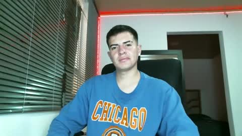 franccesco_699 online show from 02-06-25, 10:43