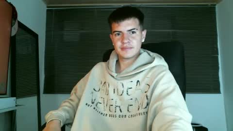 franccesco_699 online show from 03-01-25, 10:53