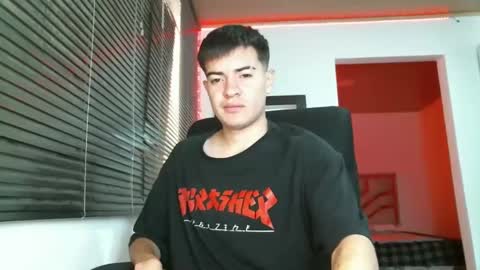 franccesco_699 online show from 03-08-25, 04:17