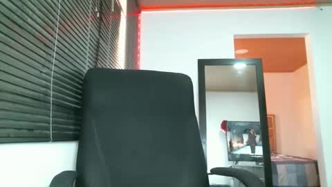 franccesco_699 online show from 03-09-25, 08:31
