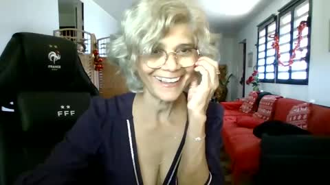 francelune online show from 12-22-24, 08:05