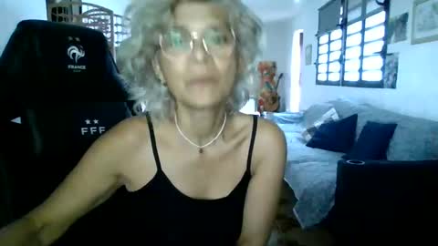 francelune online show from 01-17-25, 01:13