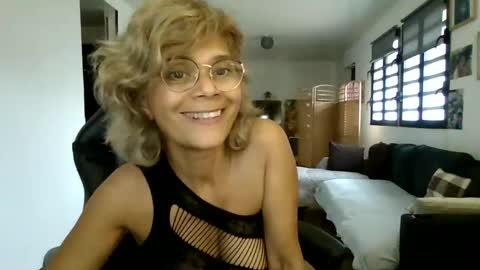 francelune online show from 02-22-25, 01:02