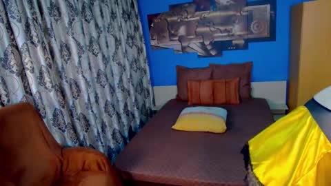 Snapshot of francesca_evanss chatting on 10-23-25, 11:24 Francesca - online show from 10-23-25, 11:24