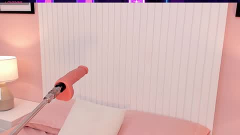 Snapshot of francesca_storm chatting on 12-28-24, 06:28 francesca 3 online show from 12-28-24, 06:28