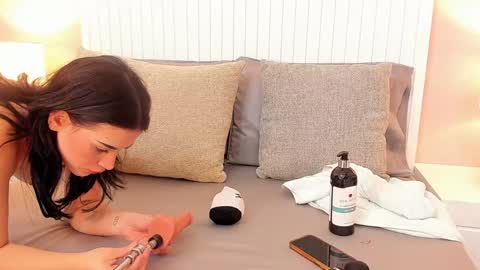 Snapshot of francesca_storm chatting on 01-09-25, 03:36 francesca 3 online show from 01-09-25, 03:36