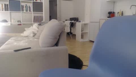 Snapshot of francescosal chatting on 10-12-25, 04:39 francescosal online show from 10-12-25, 04:39