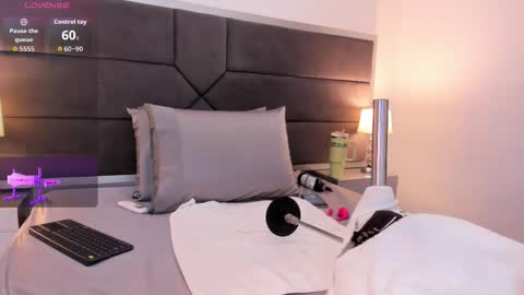 franceska_milf online show from 02-08-26, 01:47