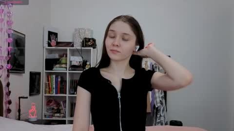 Snapshot of francinaporteus chatting on 02-20-26, 08:16 Francis online show from 02-20-26, 08:16