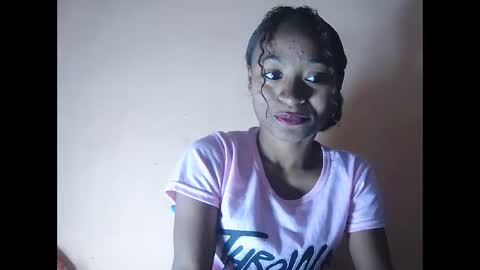 Snapshot of francine925426 chatting on 11-02-25, 06:38 francine925426 online show from 11-02-25, 06:38