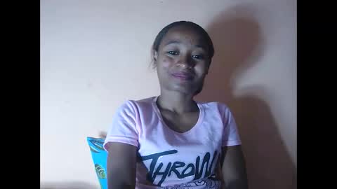 Snapshot of francine925426 chatting on 11-03-25, 08:26 francine925426 online show from 11-03-25, 08:26