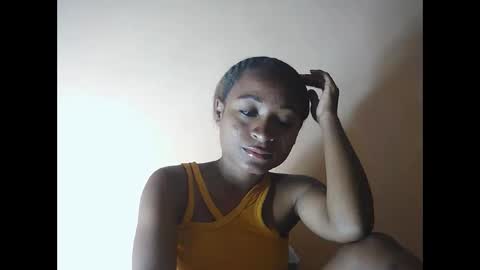 Snapshot of francine925426 chatting on 11-16-25, 03:50 francine925426 online show from 11-16-25, 03:50