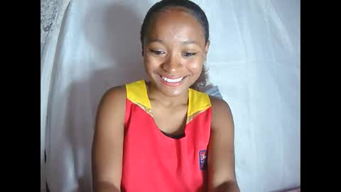 Snapshot of francine925426 chatting on 11-21-25, 07:51 francine925426 online show from 11-21-25, 07:51