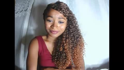 Snapshot of francine925426 chatting on 11-24-25, 01:44 francine925426 online show from 11-24-25, 01:44