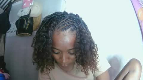 Snapshot of francine925426 chatting on 12-13-25, 07:53 francine925426 online show from 12-13-25, 07:53