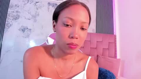 Laura online show from 11-22-25, 07:24