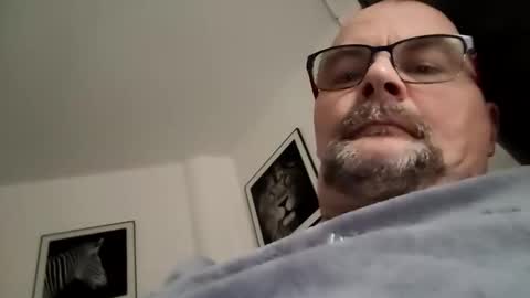 Snapshot of franciscomalin chatting on 11-16-25, 08:42 franciscomalin online show from 11-16-25, 08:42