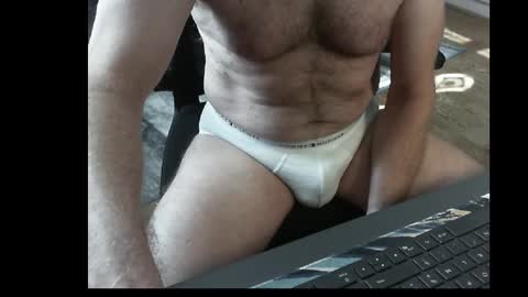 Snapshot of francois4059 chatting on 10-16-25, 12:28 Franois online show from 10-16-25, 12:28