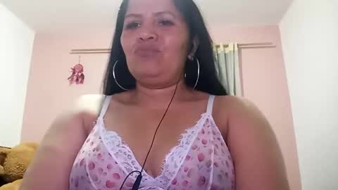 Snapshot of francy_froz chatting on 03-01-25, 03:43 francy froz online show from 03-01-25, 03:43