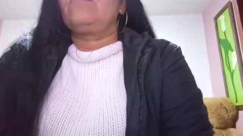 Snapshot of francy_froz chatting on 10-15-25, 01:28 francy froz online show from 10-15-25, 01:28