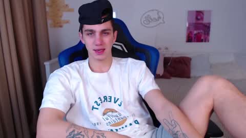 Frank online show from 12-08-24, 03:32