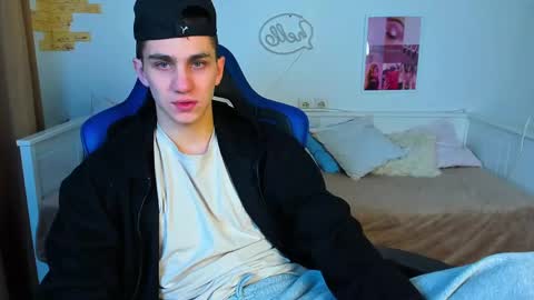 Frank online show from 02-15-25, 05:09