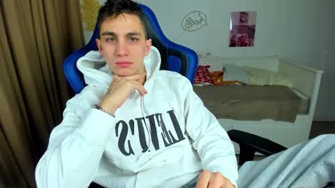 Frank online show from 12-22-25, 05:04