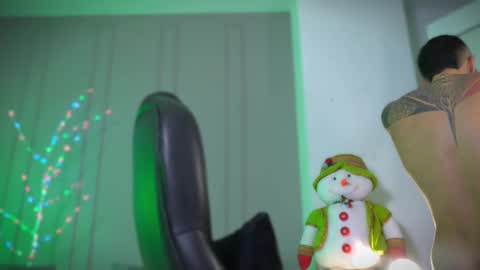 Frank Farrell. Hey remember to give me a thumbs up Ty online show from 11-14-25, 01:04