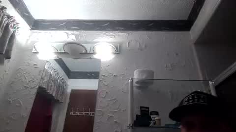 Famous Blue Eyes online show from 04-06-26, 02:42