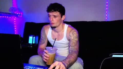 Snapshot of frankoafterdark chatting on 11-02-25, 12:57 Franco online show from 11-02-25, 12:57