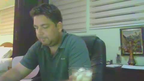 Snapshot of frankorican chatting on 10-21-25, 12:44 frankorican online show from 10-21-25, 12:44