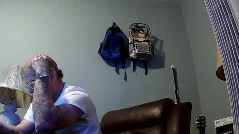 frankoze80 online show from 10-05-25, 02:43