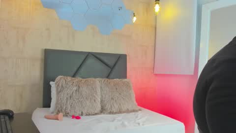 Fransheska online show from 12-13-24, 06:38