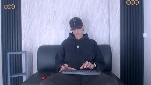 Franvill trato online show from 10-12-25, 12:04